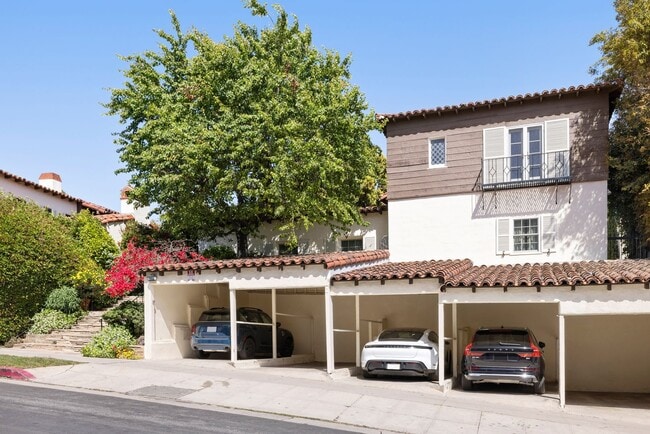 Building Photo - 10966 Strathmore Dr