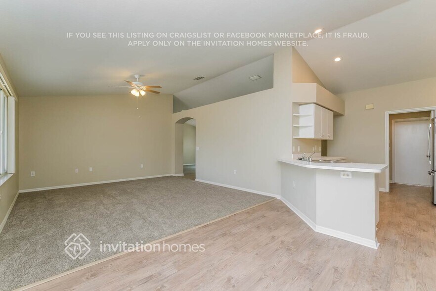 Building Photo - 12853 Raysbrook Dr