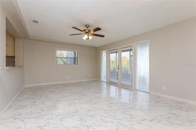 Building Photo - 392 Crystal Ave