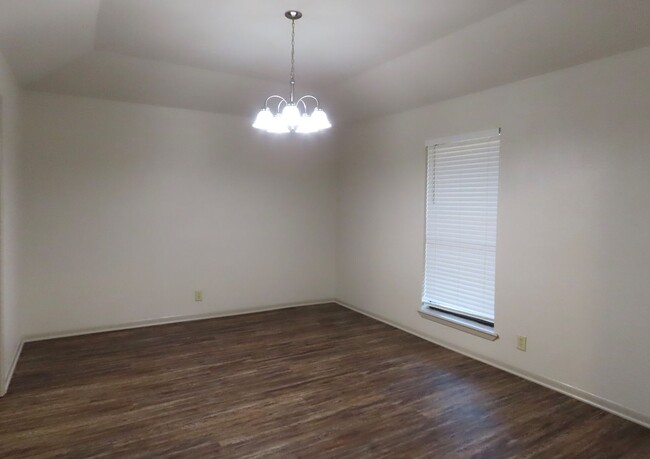 Building Photo - Whitehouse ISD! Spacious 3 Bedroom, 2 Bath...