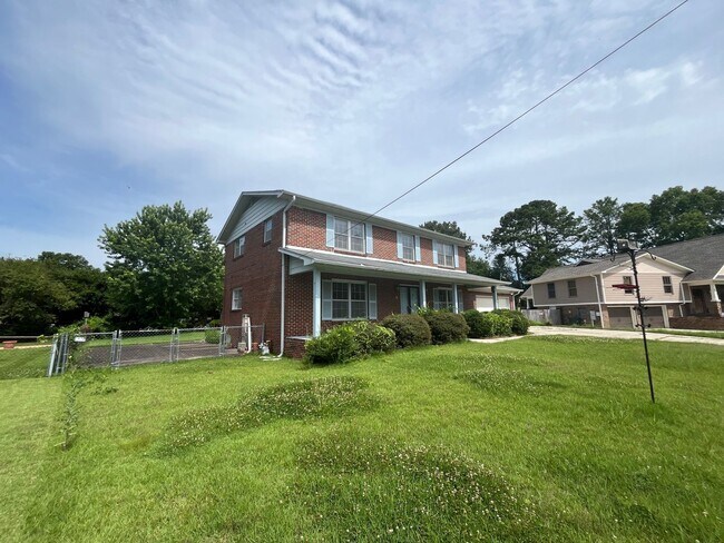 Building Photo - South East Huntsville