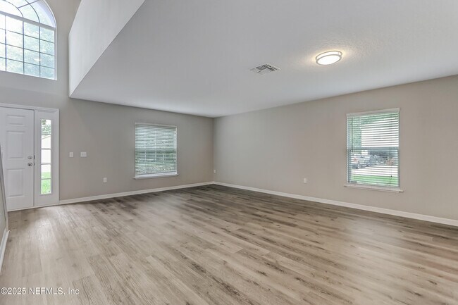 Building Photo - 172 King Arthur Ct