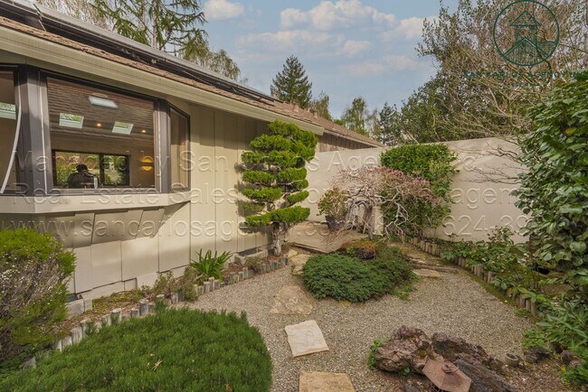 Building Photo - Custom Three Bedroom Carmel Valley Ranch Townhouse