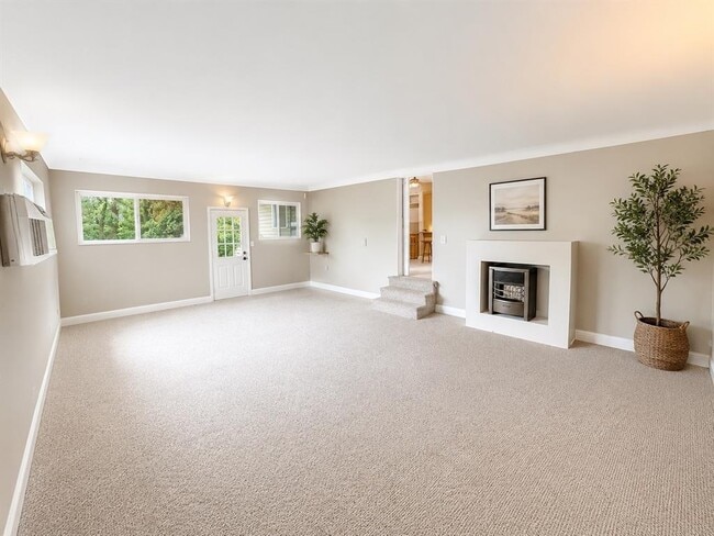 Building Photo - 7521 Delafield Ln
