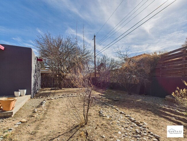 Building Photo - Northside Single Family Home with Ample Sp...