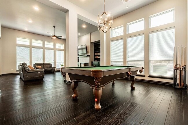 Building Photo - 210 Sonora Ln