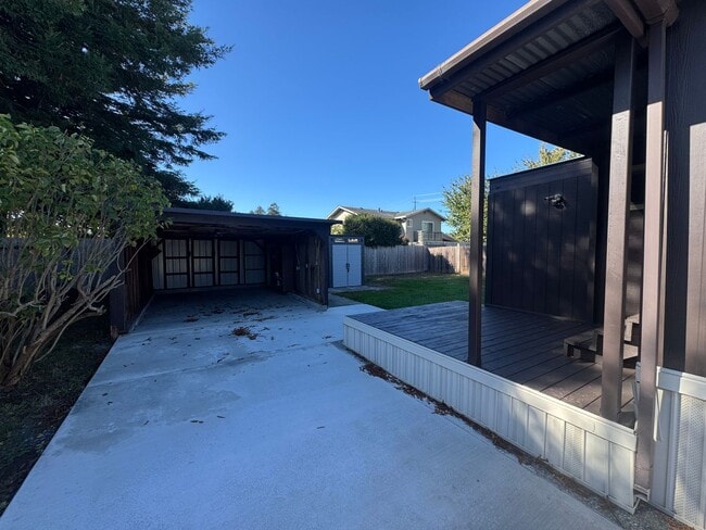 Building Photo - Sweet in-town mobile, very cute 1 bedroom ...