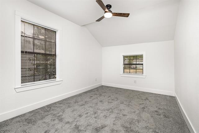 Building Photo - 1527 Columbia Ave