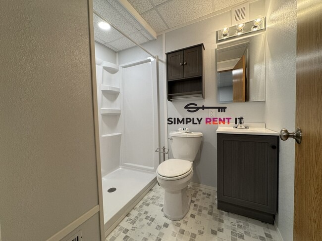 Building Photo - Renovated 1 Bedroom, 1 Bathroom Main Floor, Roland, IA