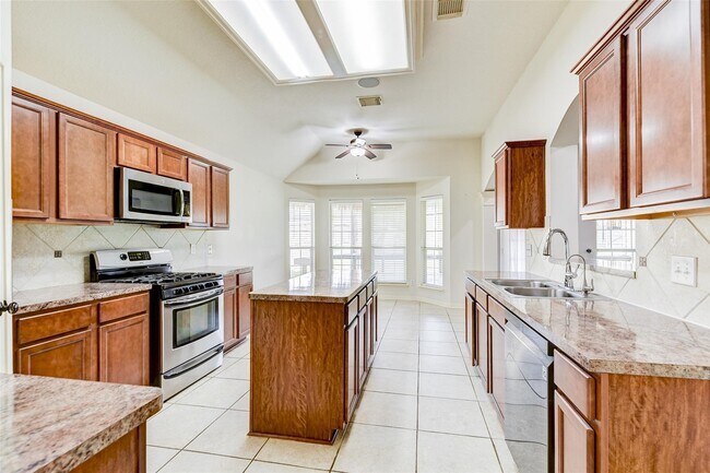 Building Photo - 25910 Oakridge Forest Ln