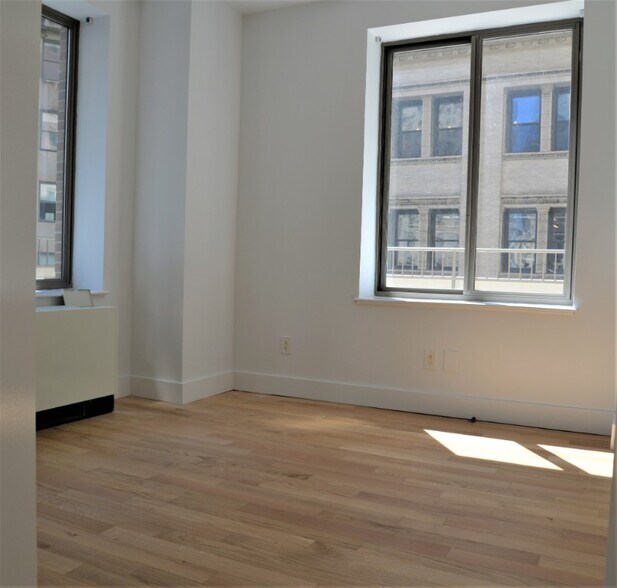 Building Photo - 55 Wall St