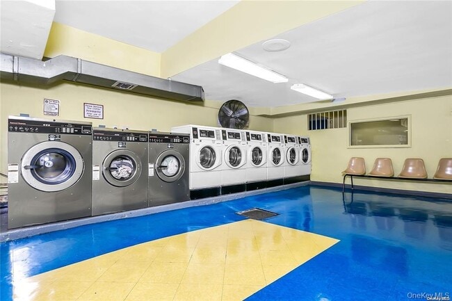 Building Photo - 139-15 83rd Ave