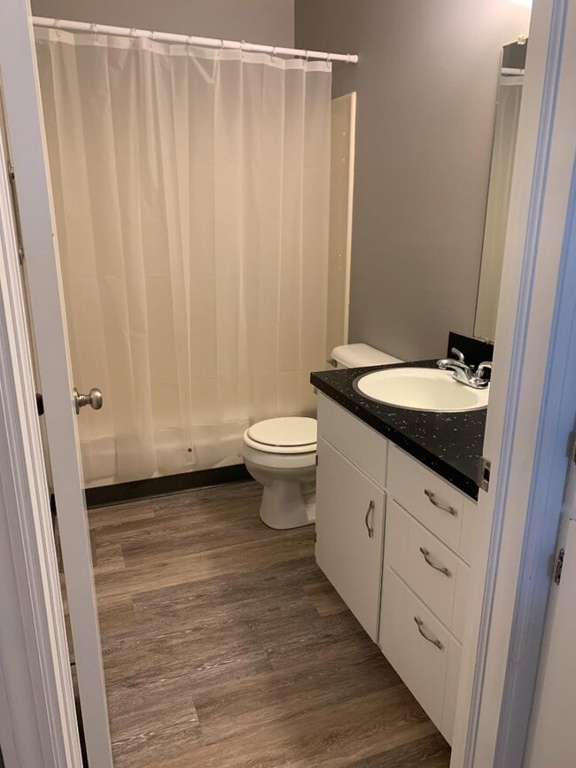 Building Photo - 855 Butternut Dr