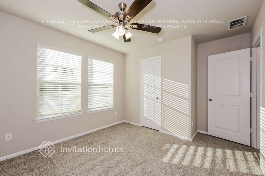 Building Photo - 413 Blanco Dr