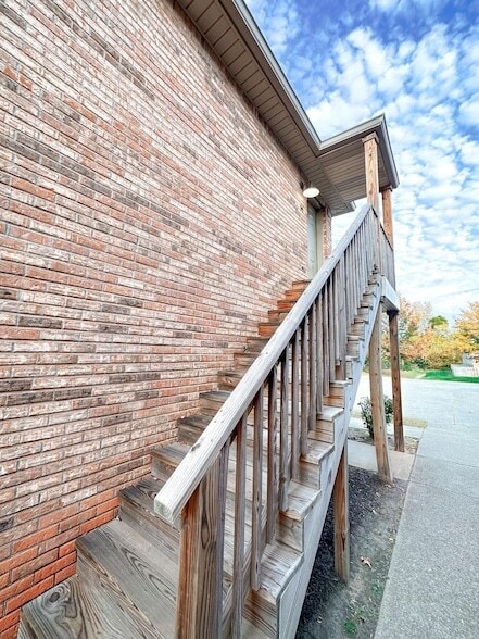 Building Photo - 116 Ballygar St
