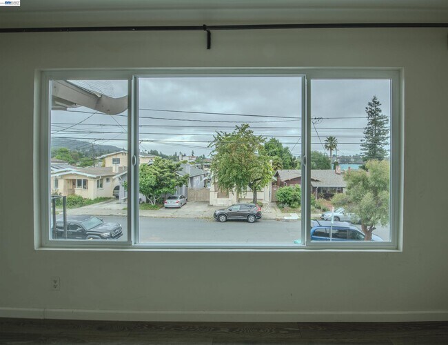 Building Photo - 3639 Patterson Ave