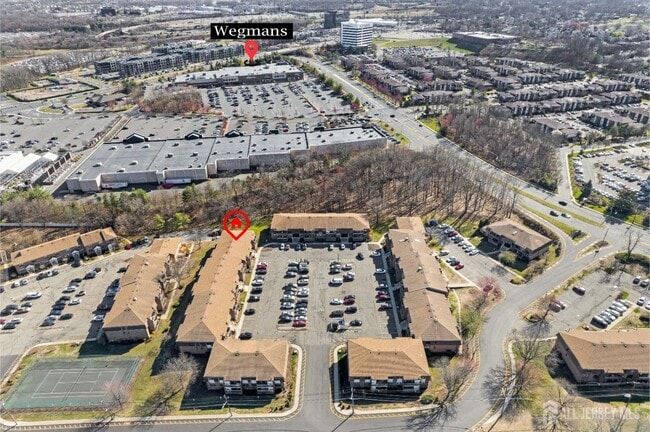 Building Photo - 529 Sharon Garden Ct