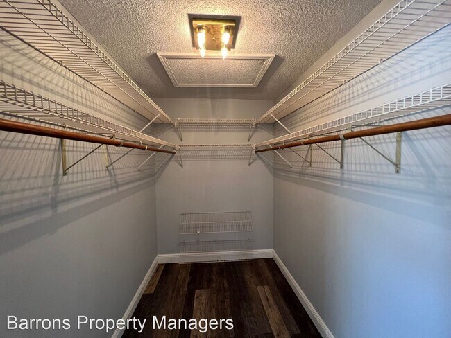 Building Photo - 3 br, 3 bath House - 941 Summer Shade Lane