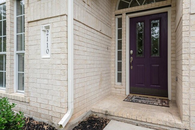 Building Photo - 2110 Red Oak Cir