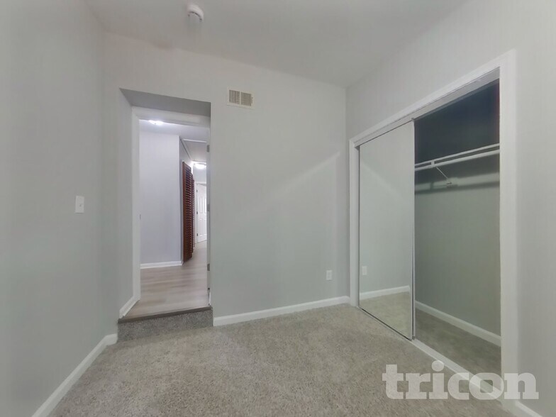 Building Photo - 1614 Thomas Rd