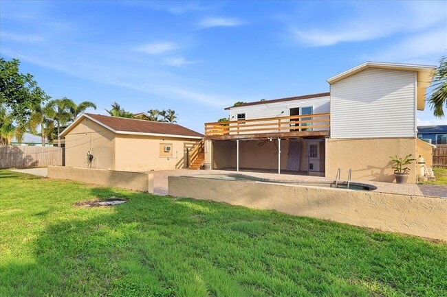 Building Photo - 515 46th St W