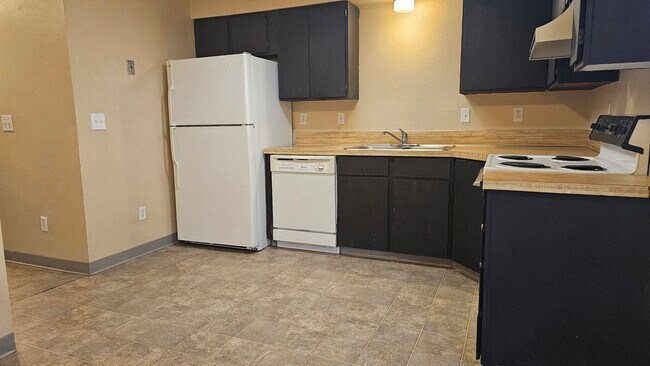 Building Photo - Glendale Duplex