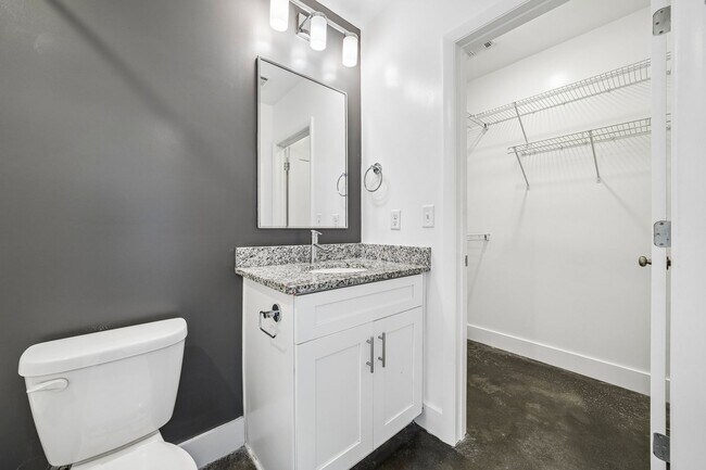 Building Photo - 501 Wesley Pl