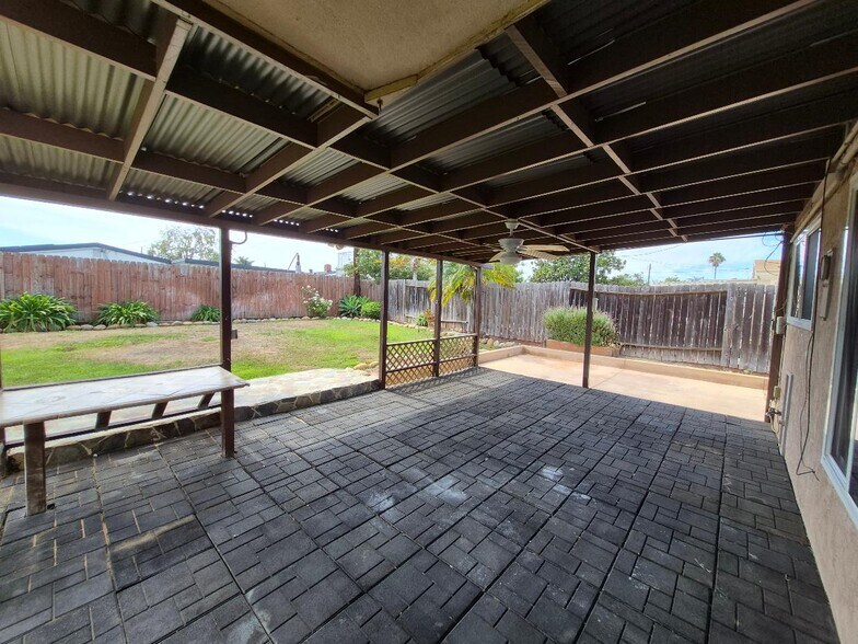 Building Photo - 4861 Lehrer Dr