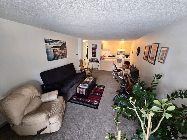 Building Photo - Charming 1-Bedroom Condo in the Heart of Denver's University Neighborhood