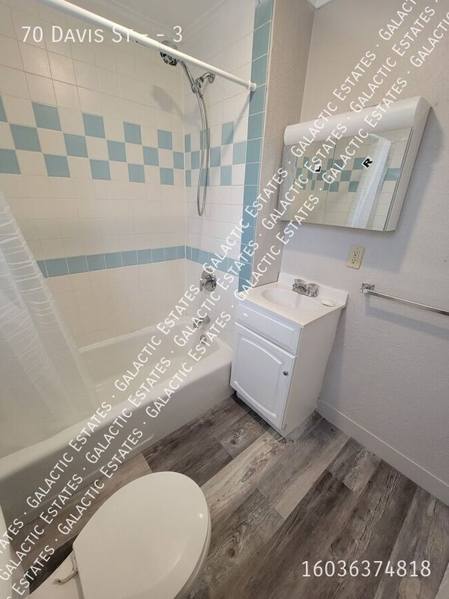 Building Photo - Townhouse 2 bed 1 bath walking distance to...