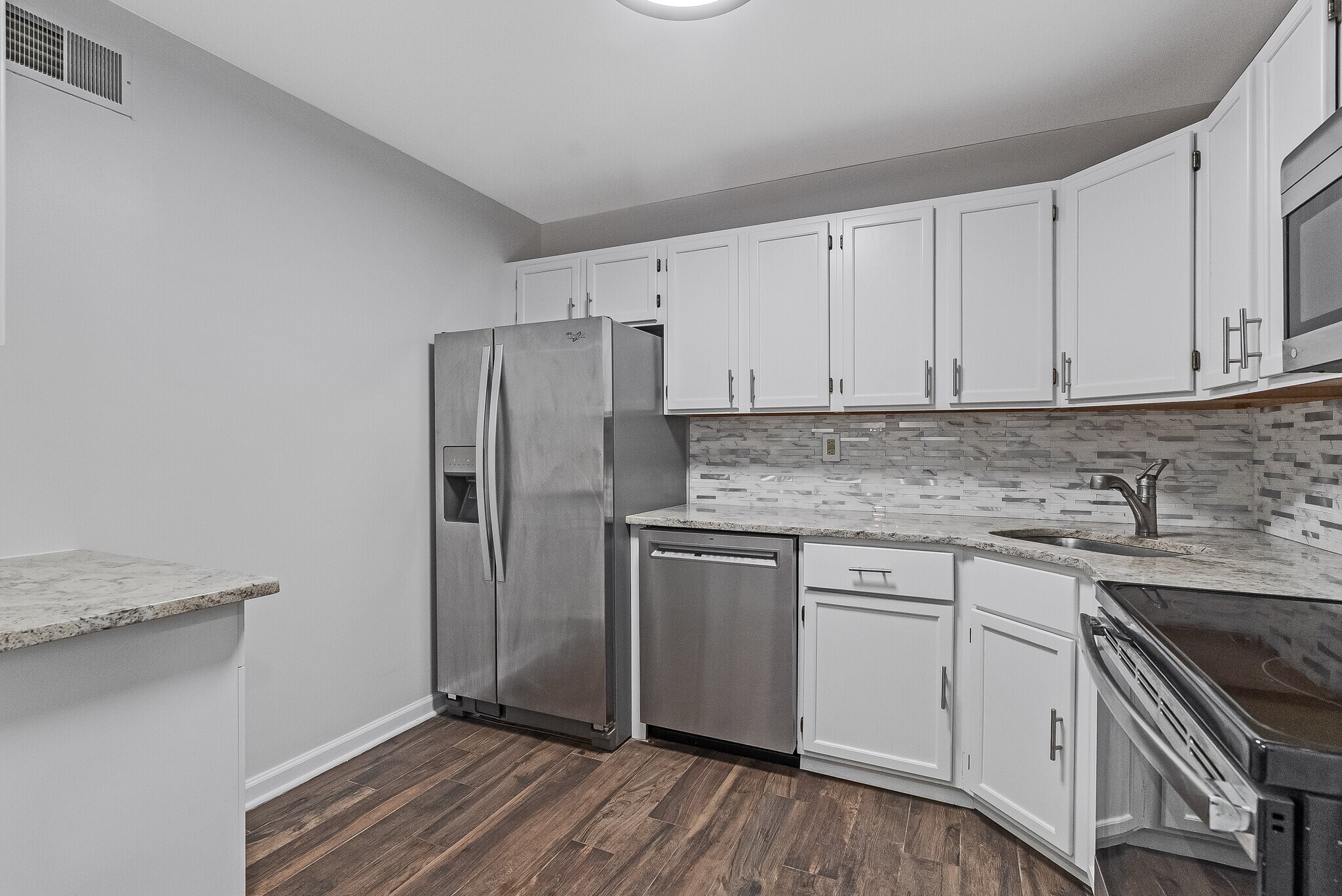 Building Photo - 56 Maple Ln