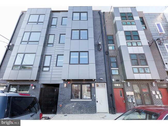 Building Photo - 2564 Frankford Ave