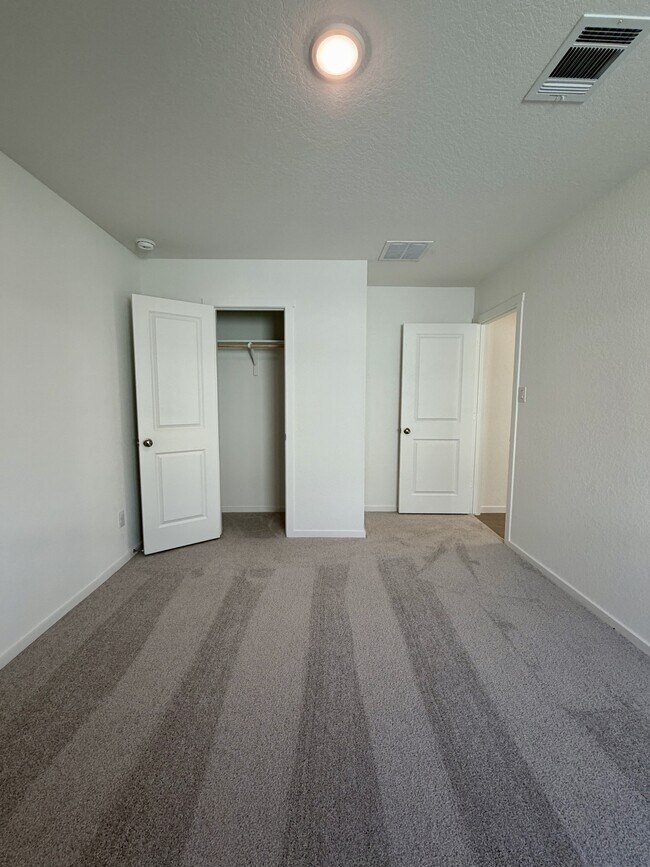 Building Photo - 14536 Azzurro Stone