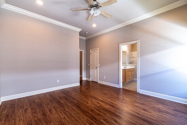 Building Photo - Charming 3-Bedroom Home with 2 Full Baths & 1,750 Sq. Ft. of Comfort in Fayetteville!