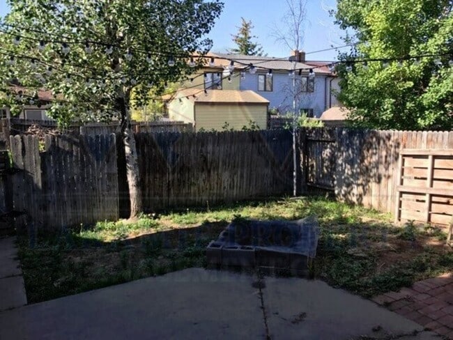 Building Photo - 1722 Boswell Dr