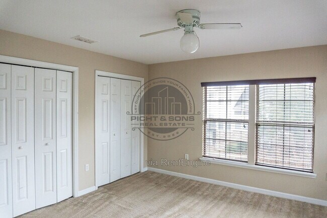 Building Photo - 2291 Del Carmel Way