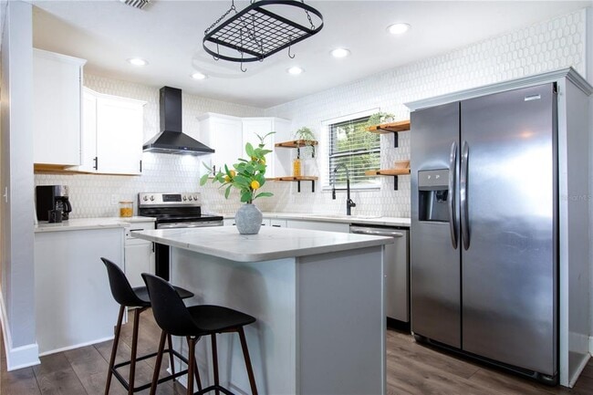 Building Photo - 821 Parkwood Pl