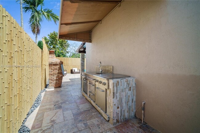 Building Photo - 9101 SW 41st St
