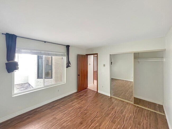 Building Photo - Amazing 2BR/2BA in the heart of UTC! Parki...