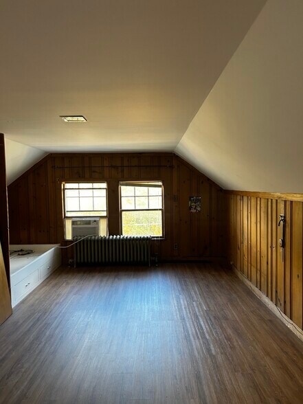 Building Photo - 176 Brush Hill Rd