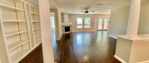 Building Photo - 1801 Apache Trail
