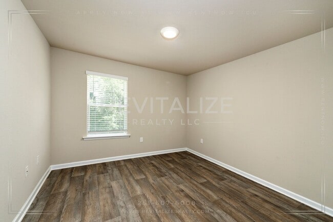 Building Photo - Stunning 2-Story House in Spanish Fort!