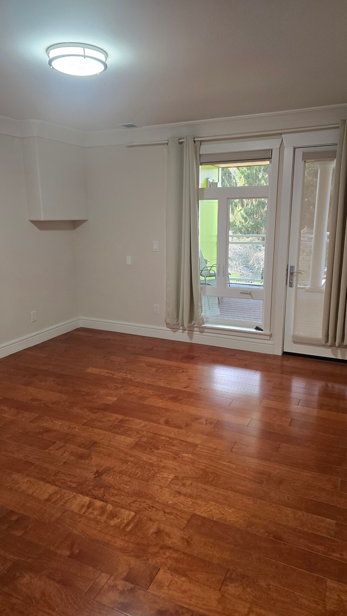 Building Photo - 7440 E Green Lake Dr N