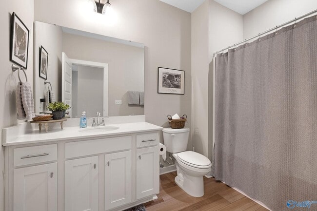 Building Photo - 44 Oak Ridge Pl