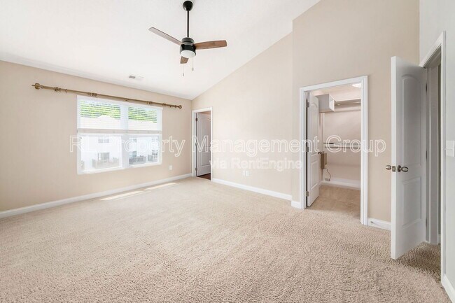 Building Photo - 5964 Woodshire Dr