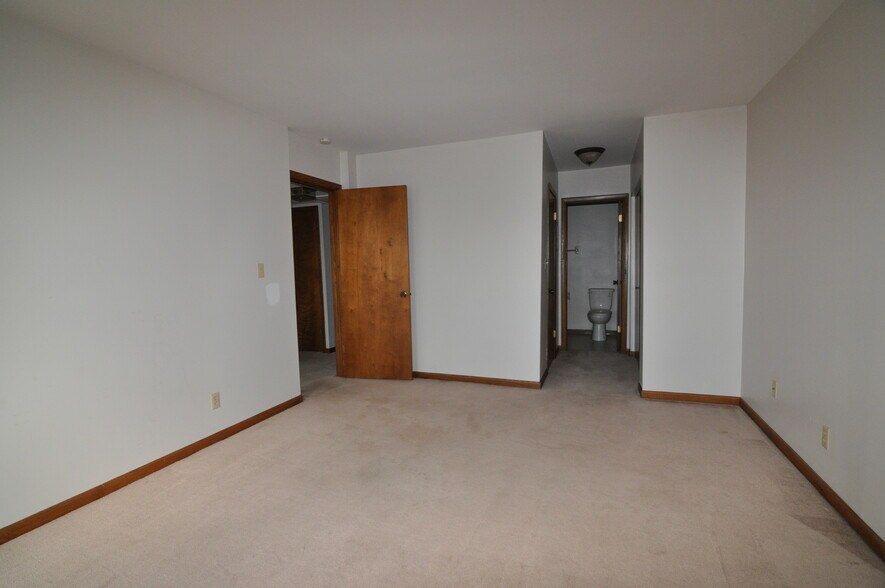 Building Photo - 1127 13th St