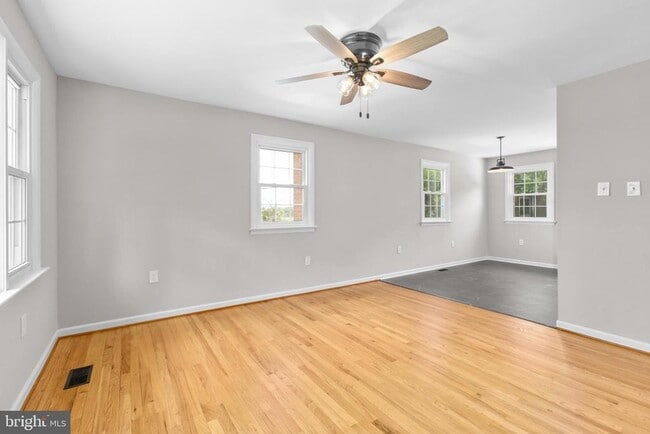 Building Photo - 18136 Pepmeier Hill Rd