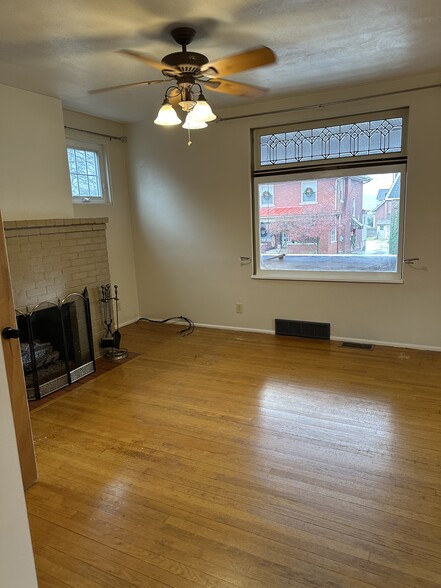 Building Photo - 1006 Garfield St