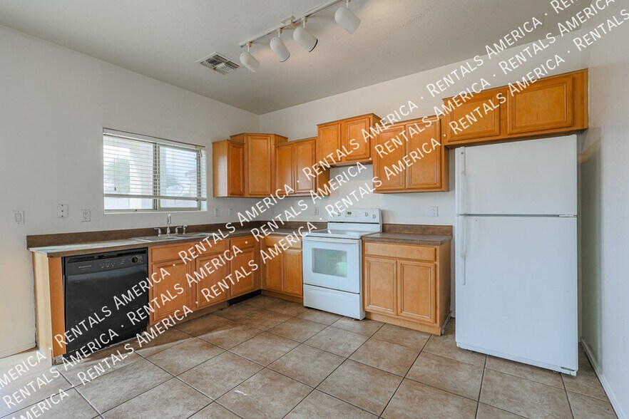 Building Photo - 7312 S 56th Ln