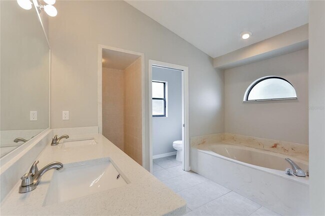 Building Photo - 1312 Seagate Dr S